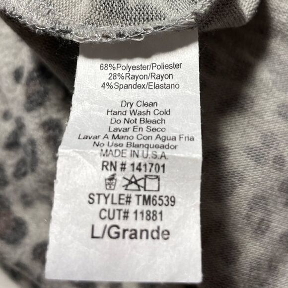 143 Story by Line Up Animal Print Sweater Size Large - Picture 4 of 8